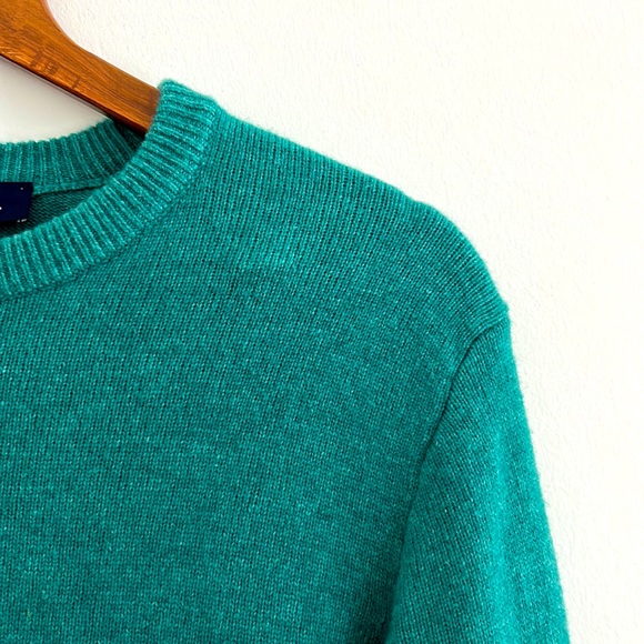 Men’s GAP Green Lambswool Long Sleeved Round Neck Sweater - Picture 2 of 8